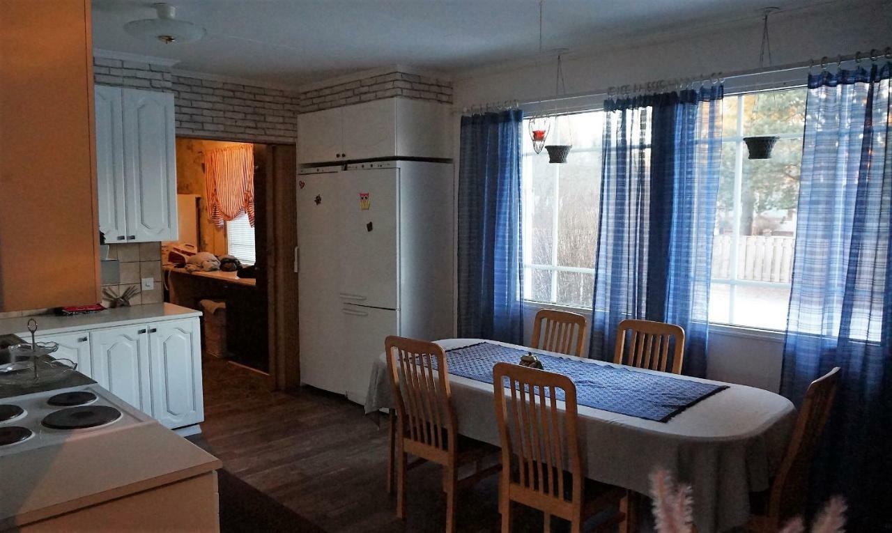 4 Bedrooms Near Center - Kranni Pori Exterior photo